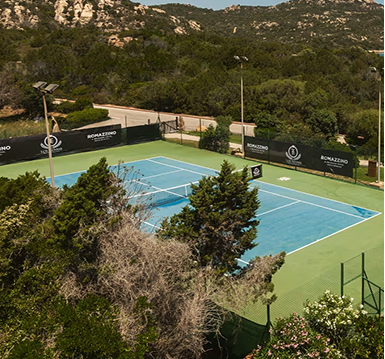 Where play tennis in St Barts